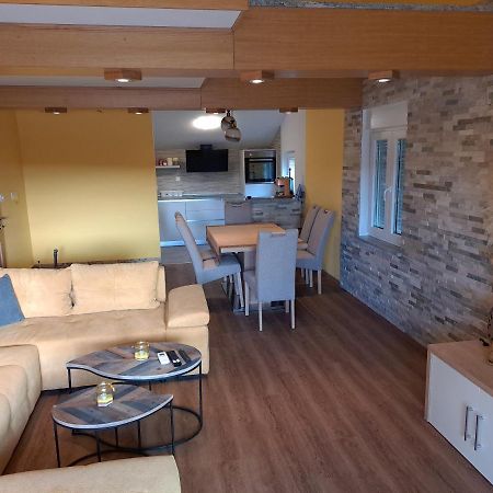 Apartman Vidas Palit Екстериор снимка