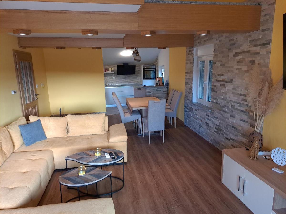 Apartman Vidas Palit Екстериор снимка