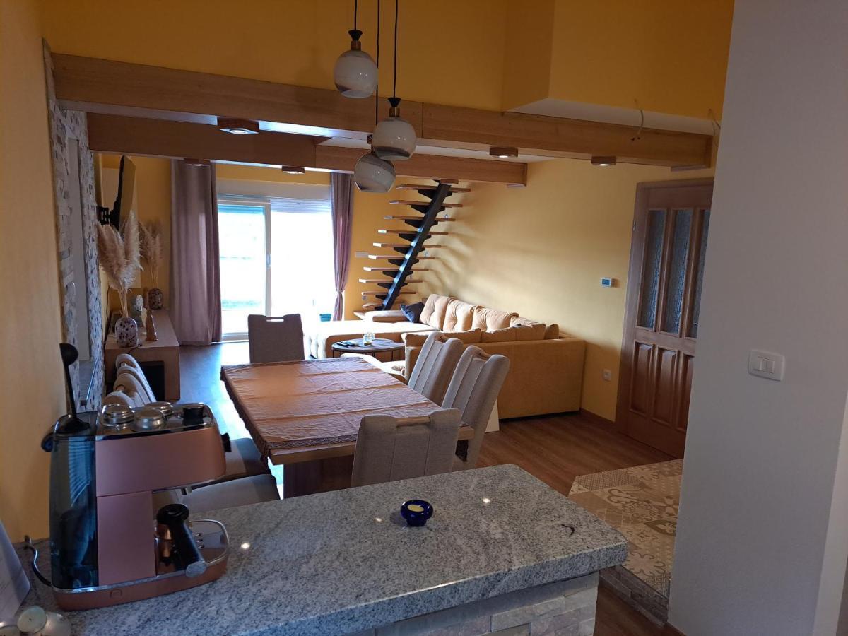 Apartman Vidas Palit Екстериор снимка