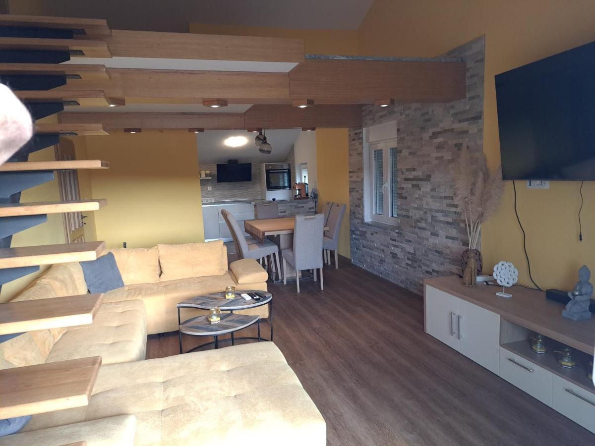 Apartman Vidas Palit Екстериор снимка